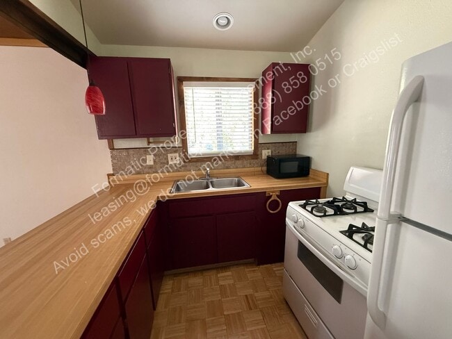 Photo - 798 Riverside Ave