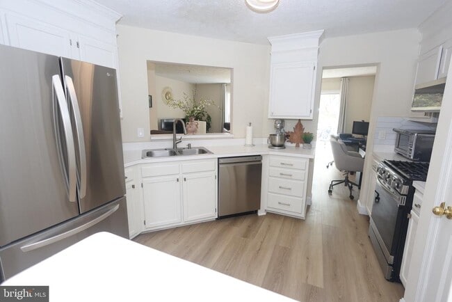 Photo - 1424 Falcon Nest Ct