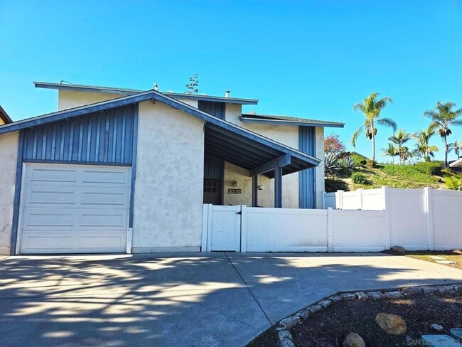 Building Photo - 2230 Ledgeview Ln