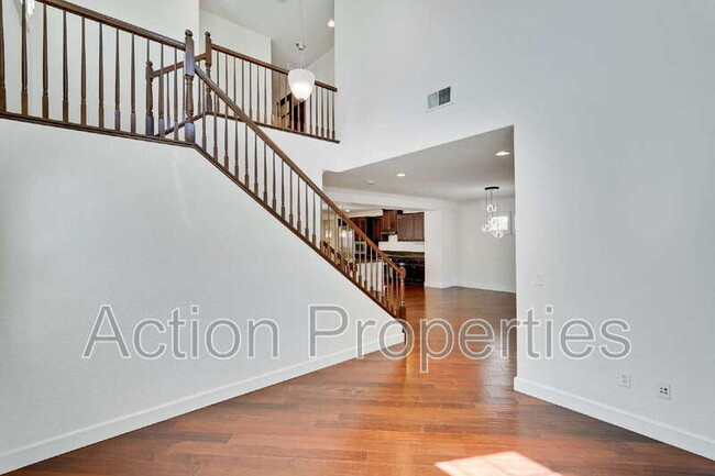 Photo - 675 W Esplanade Dr