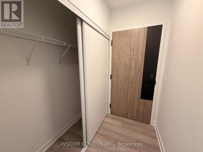 Photo - 1001 The Queensway Unité 1016