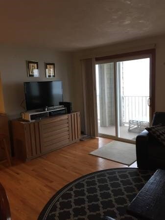 Photo - 280 North End Blvd Unit 4