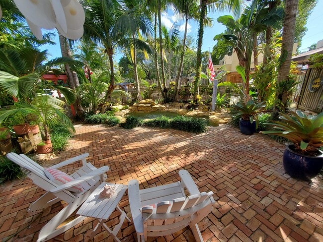 226 NE 1st Ave Unidad Key Lime Suite