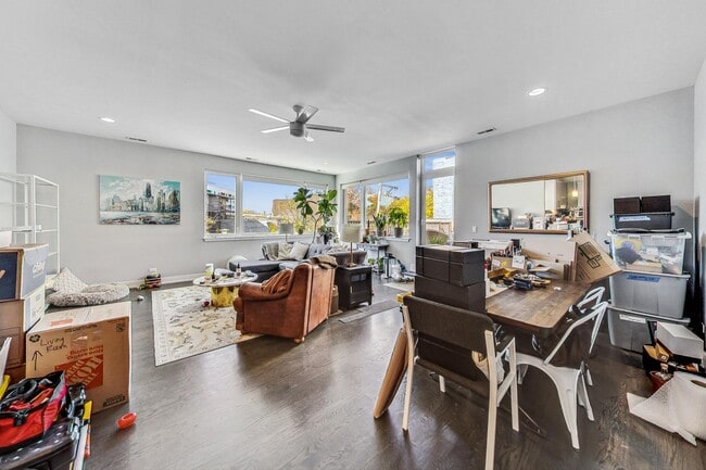 Photo - 3620 W Irving Park Rd Unidad 2R