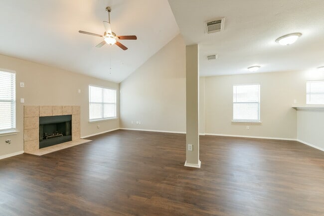 Photo - 6030 NW Creek Cir