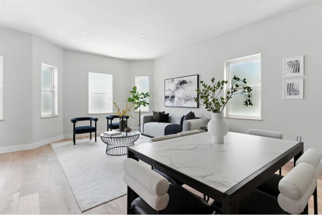 Photo - 34 Woodford St Unit 1