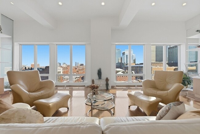 Photo - 360 Newbury St Unidad 709/710