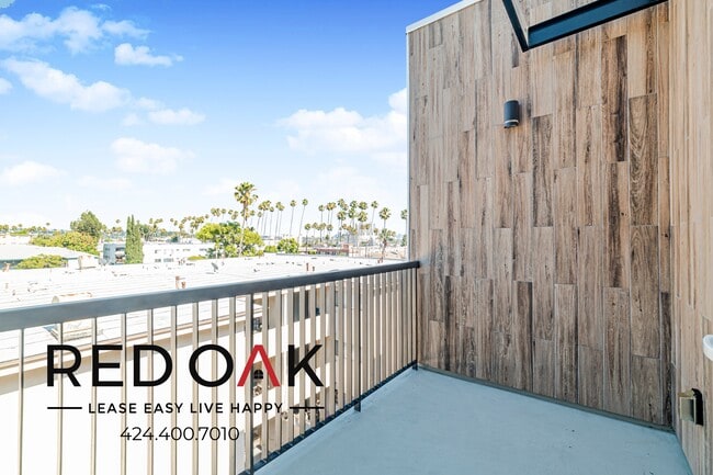 Photo - 1860 N Western Ave Unidad 301