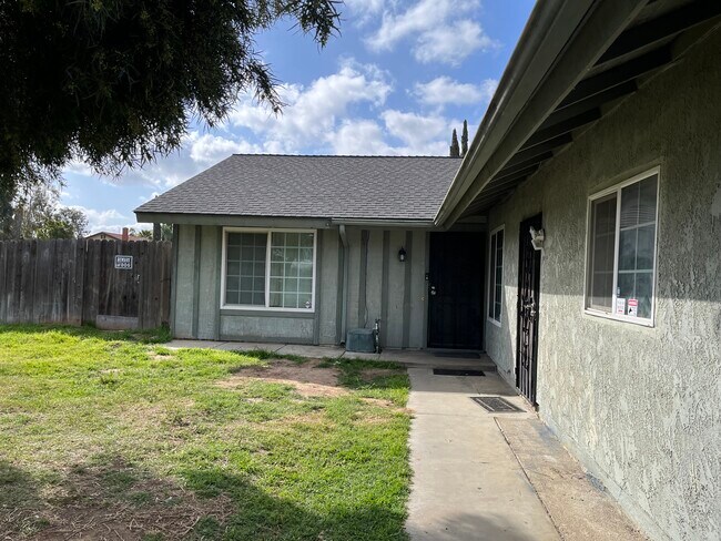 Photo - 10014 Singleton Way