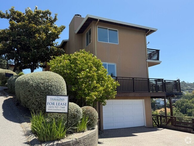 Building Photo - FOUR BEDROOM HOME IN THE GREENBRAE HILLS W...