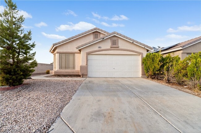 Photo - 1070 Ashwood Bay Ave