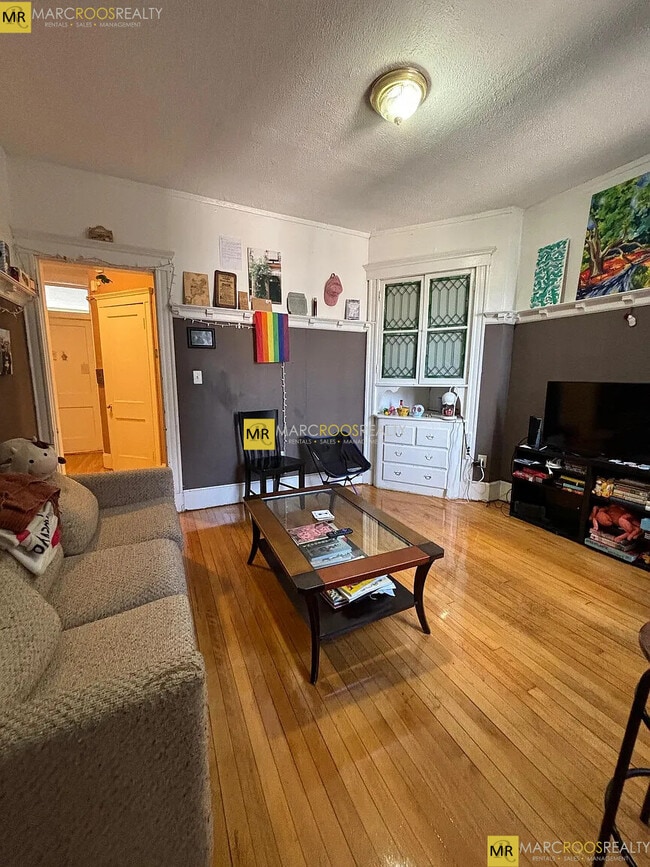 Photo - 1376 Commonwealth Ave Unidad 1