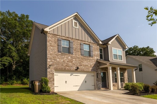 Photo - 221 Winterset Cir