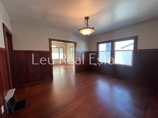 Photo - 3833 35th St