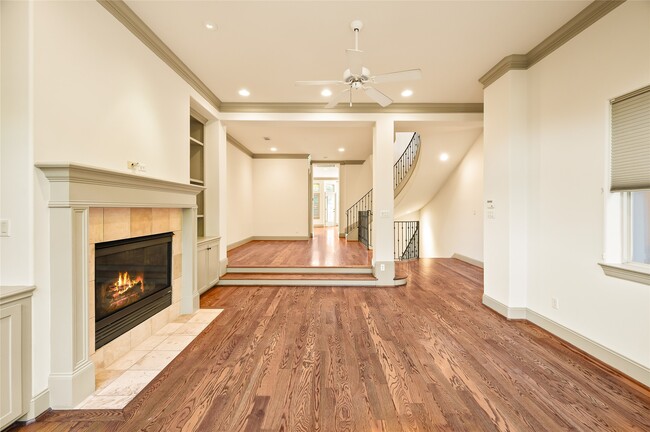 Photo - 1655 Castle Ct