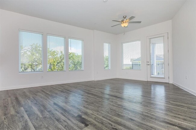 Building Photo - 680 Naumann Dr Unit APT