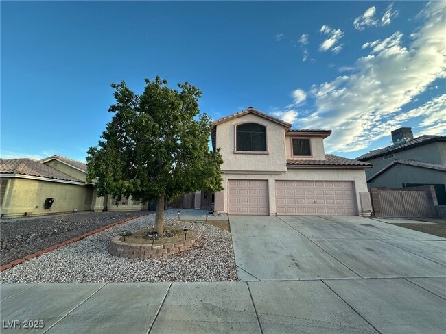 Photo - 204 Appian Way House