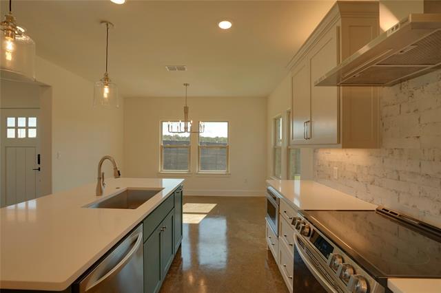 Photo - 300 Red Bird Ln