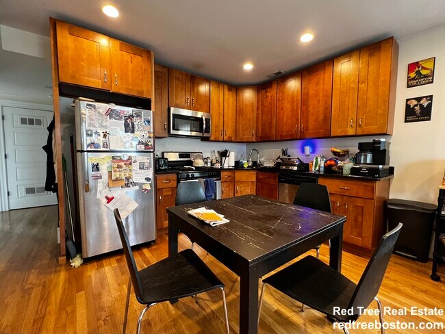 Photo - 84 Linden St Apartments Unit 2