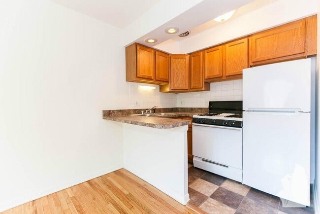 540 W Roscoe St Unit 372
