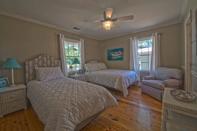 Photo - 124 Bluffview Ln