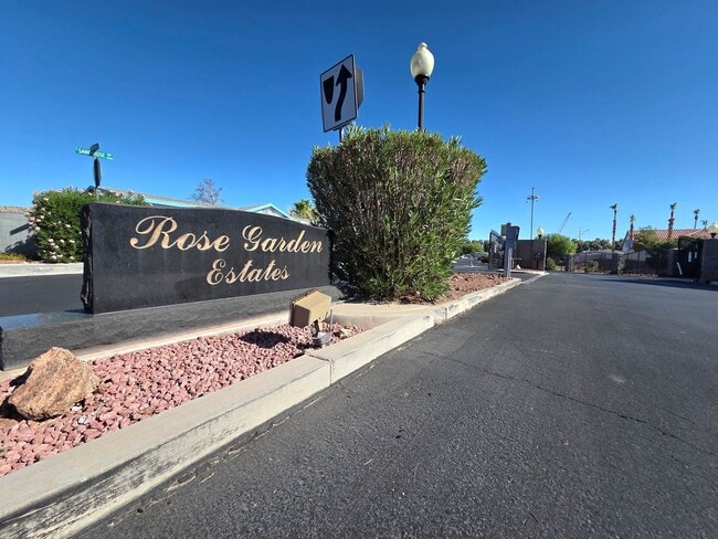 Photo - 4 Bedroom Rose Gardens Estates available for Immediate Move-In!!!
