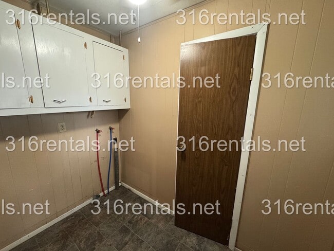 Photo - $1095 - 4 bed 2 bath - Single Family Home