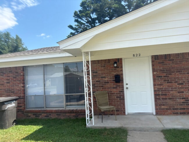Building Photo - 822 Jane Dr Rental