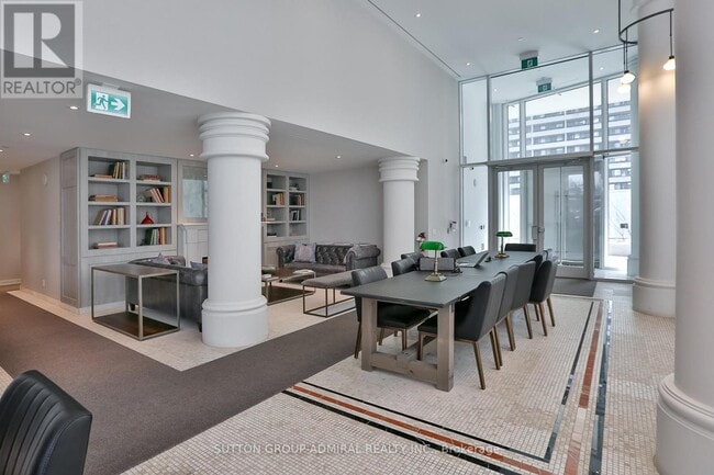 Photo - 33 Helendale Ave Unité 911