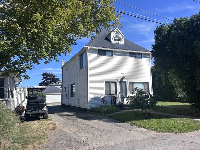 Building Photo - 56 Hartford Ave Rental