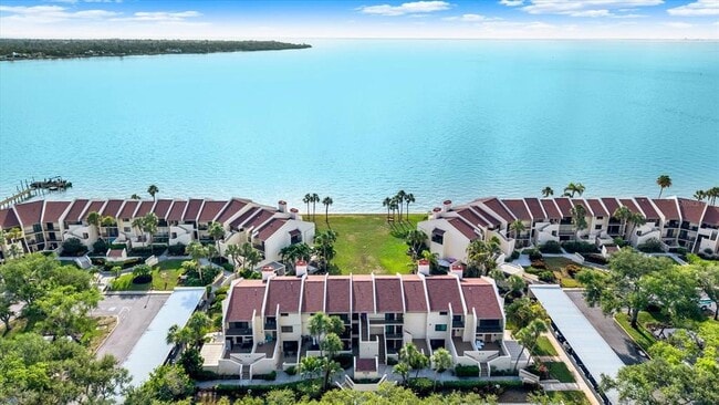 Building Photo - 7530 Sunshine Skyway Ln S Unit P7