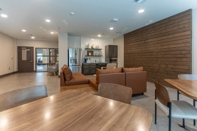 Photo - 1515 Roosevelt Ave Unit #1515
