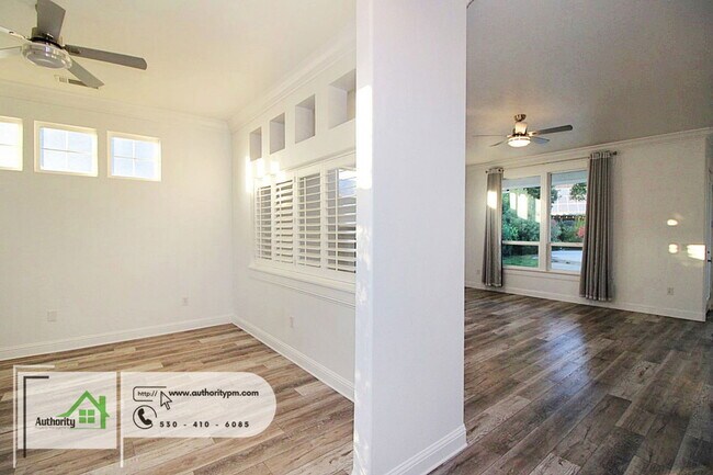 Photo - 2724 Western Oak Dr