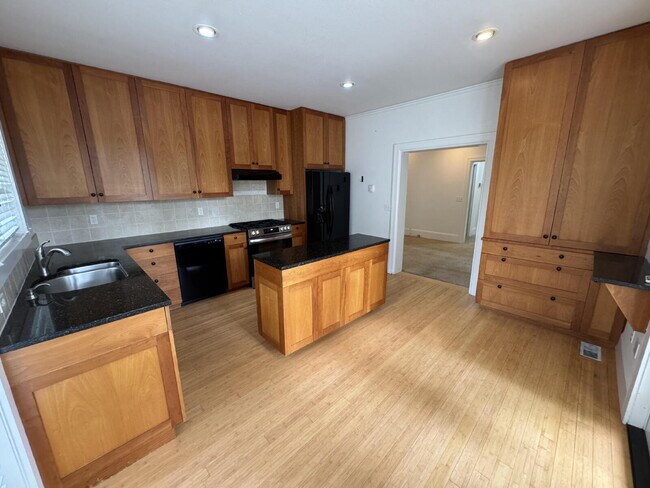 Photo - Spacious 2bed Plus Office, Single-level in Waverly Heights