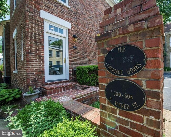 Photo - 506 N Alfred St Townhome