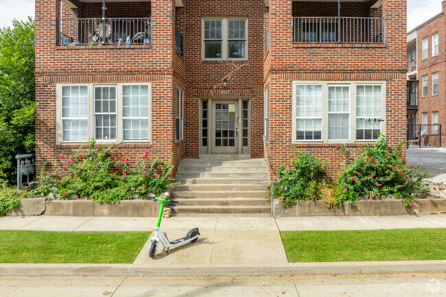 Building Photo - The Gooden Apartments