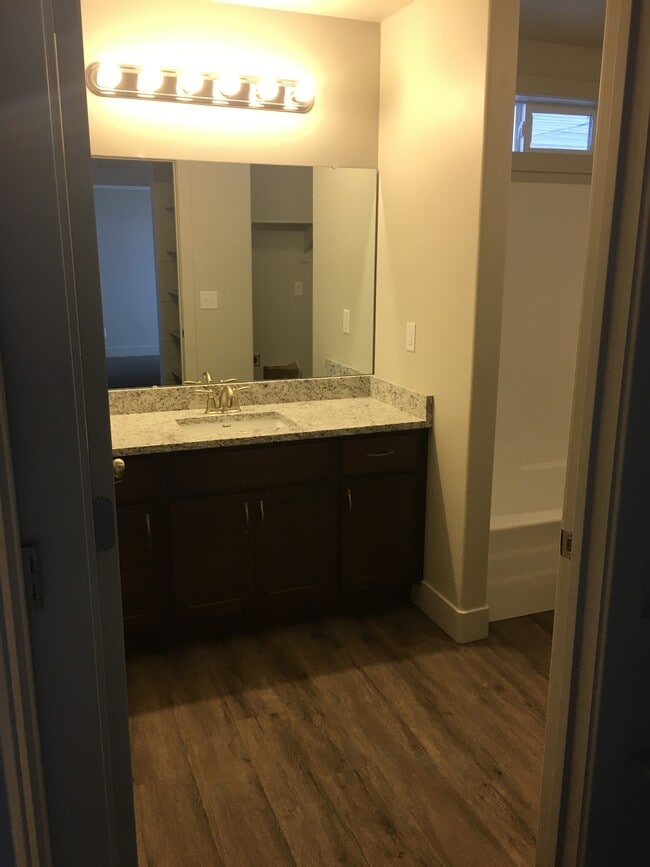 Photo - 668 Caribou St Unit 2