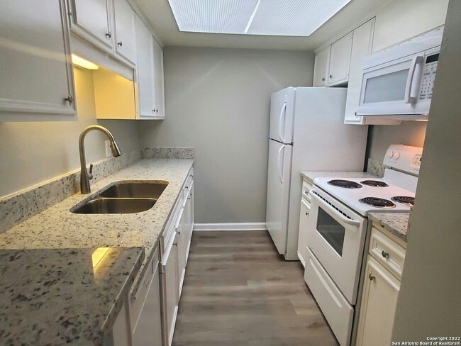 Building Photo - 2300 Nacogdoches Rd Unit 212 Rental
