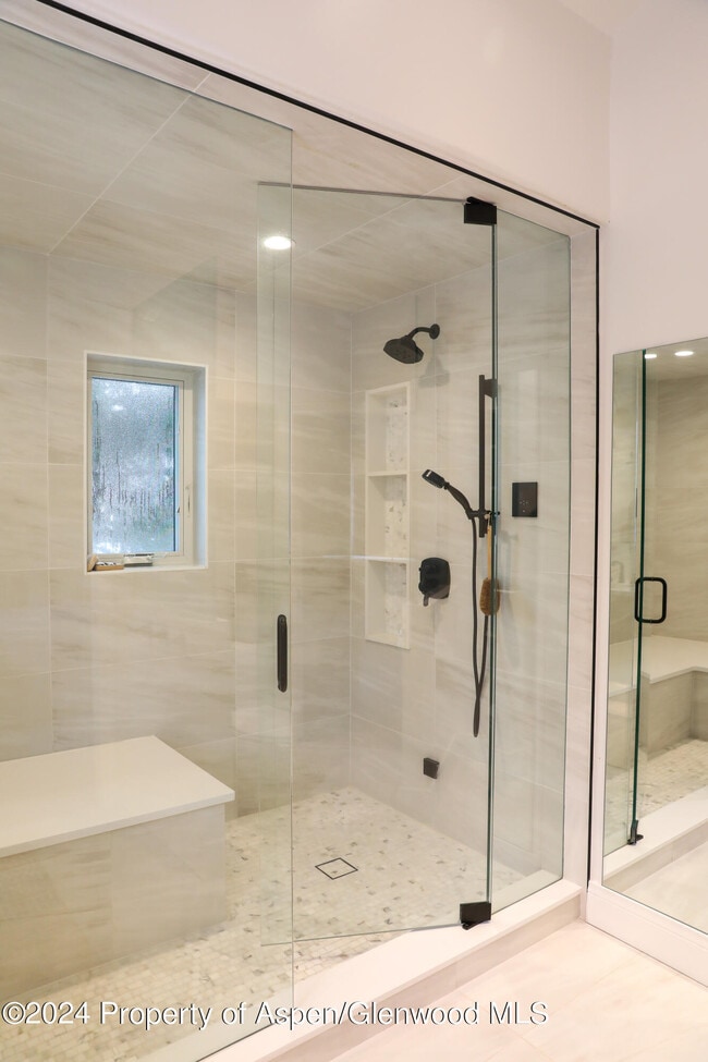 Photo - 364 Summerset Ln