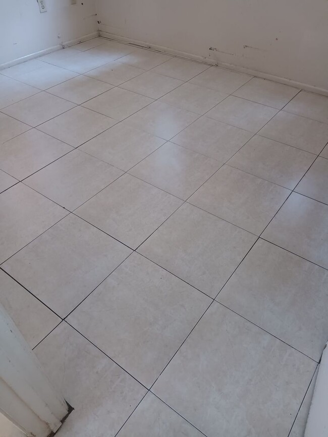 Photo - 1906 Honour Rd