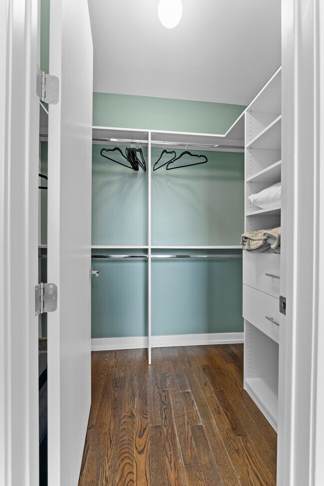 Photo - 2437 W Jackson Blvd