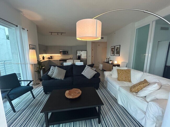 Photo - 234 NE 3rd St Unidad 902