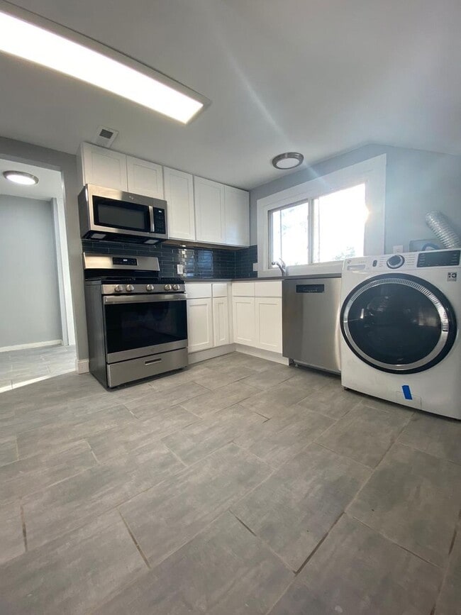 Photo - 378 Orchard St Unit 3rd Fl