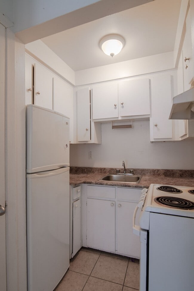 Photo - 4570 Ch. Queen Mary Unit 202