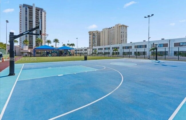 Photo - 1800 NE 114th St