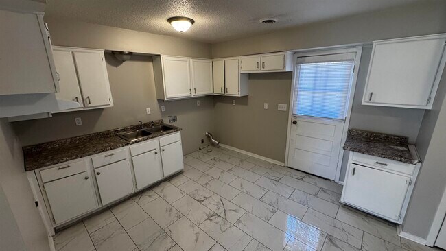 Photo - 4264 Double Tree St