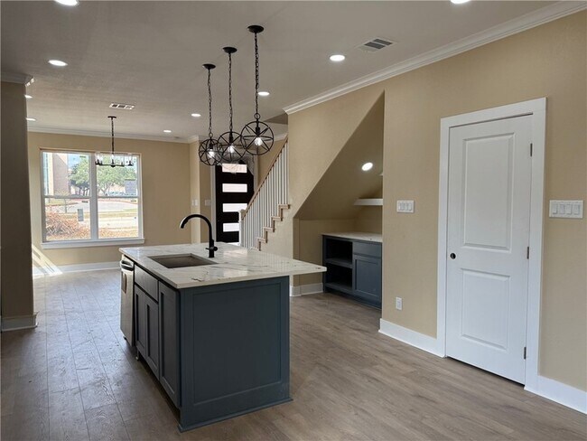 Photo - 807 S Coulter Dr