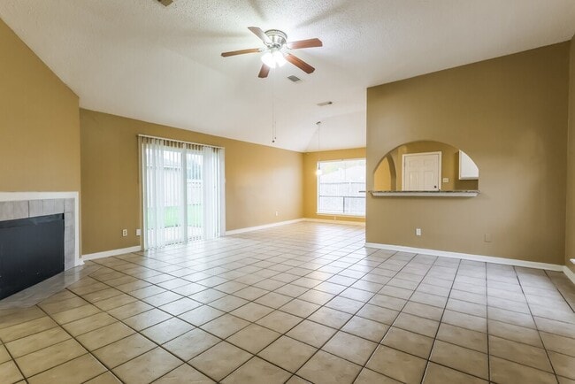 Photo - 2215 Hazyknoll Ln