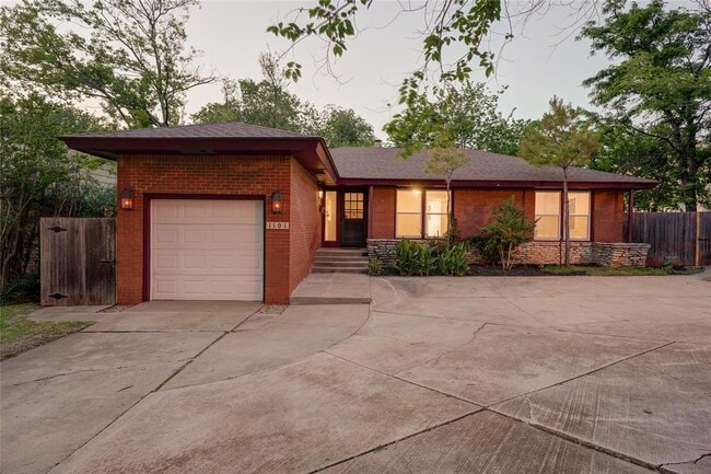 Building Photo - 1101 Bedford Dr Rental