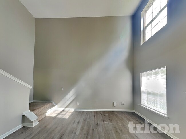 Photo - 417 Havenbrook Way NW